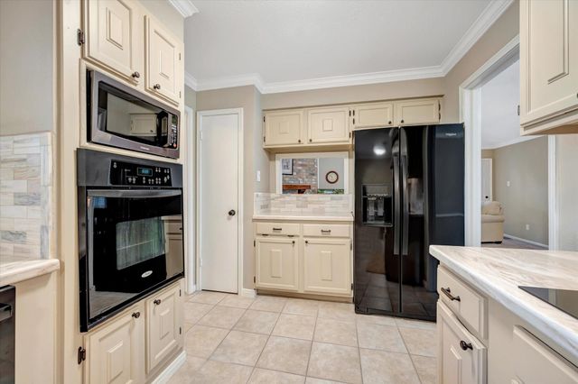 16023 Mill Point Drive, Houston, TX 77059