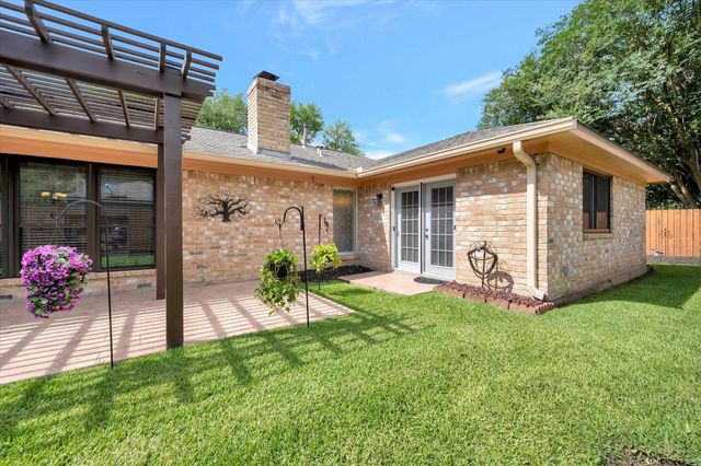 16023 Mill Point Drive, Houston, TX 77059