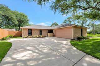 16023 Mill Point Drive, Houston, TX 77059