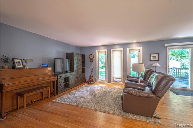 3241 Simpson Road, Fort Gratiot, MI 48059