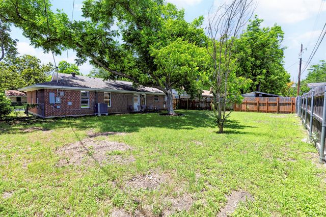 1802 Vallejo ST, Austin, TX 78757