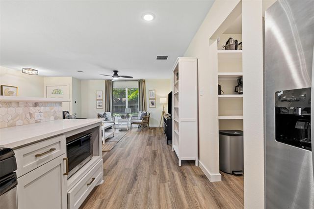 1802 Vallejo ST, Austin, TX 78757