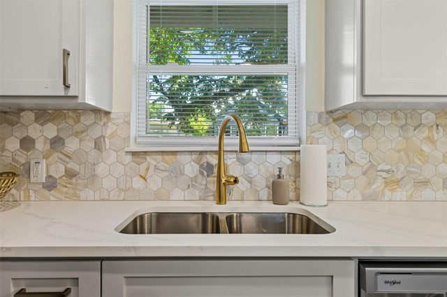 1802 Vallejo ST, Austin, TX 78757