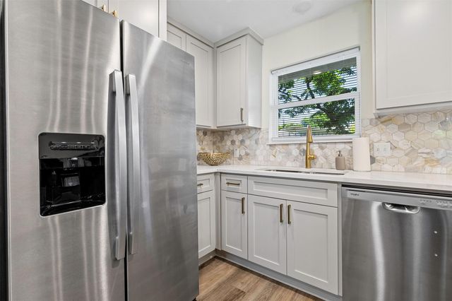 1802 Vallejo ST, Austin, TX 78757