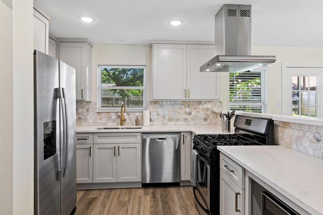 1802 Vallejo ST, Austin, TX 78757