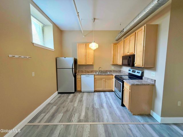 11 Fremont Street, Gloversville, NY 12078