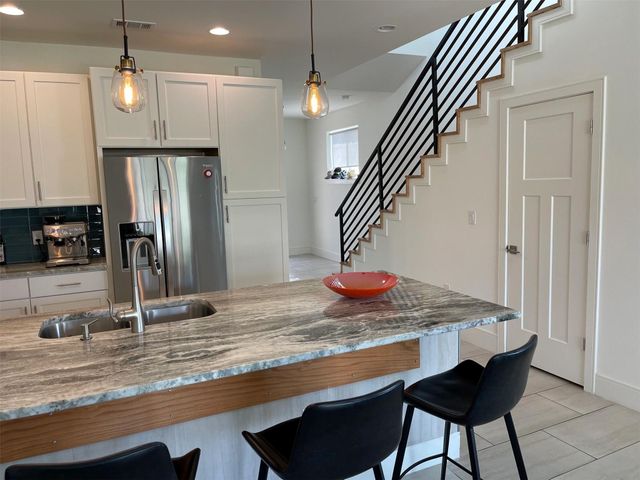 200 Tesla CIR, Austin, TX 78681