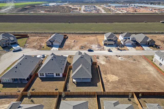 128 Heidi Hill, Castroville, TX 78009