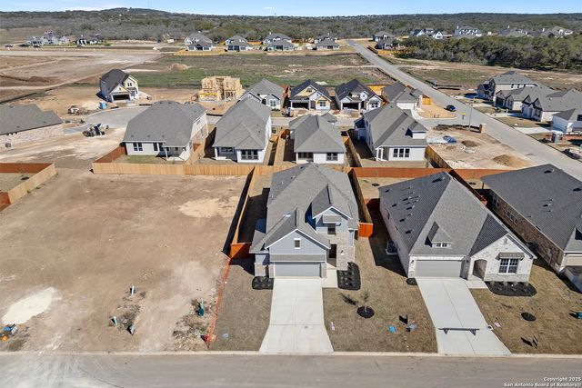 128 Heidi Hill, Castroville, TX 78009