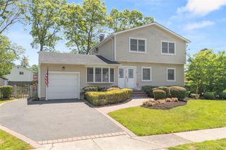 46 39th Street, Islip, NY 11751