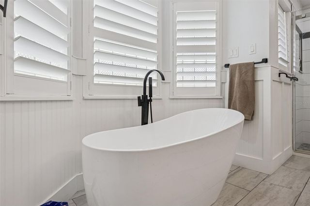 312 WATERWOOD DRIVE, Yalaha, FL 34797