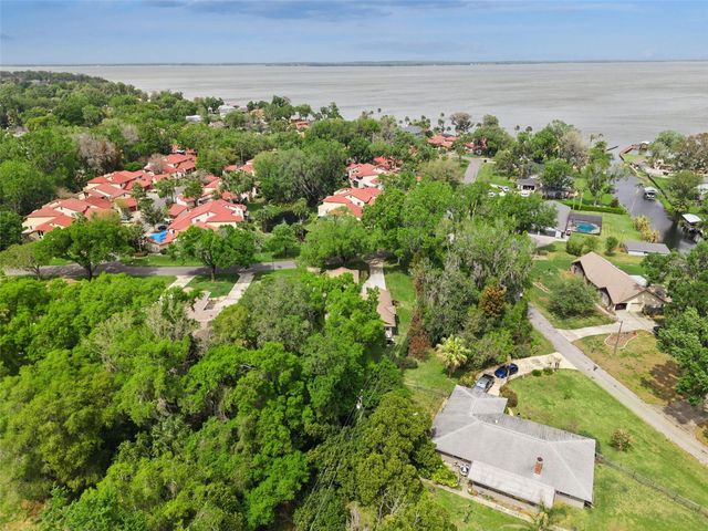 312 WATERWOOD DRIVE, Yalaha, FL 34797