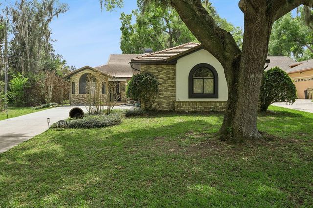 312 WATERWOOD DRIVE, Yalaha, FL 34797