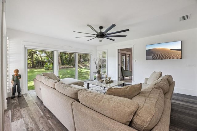 312 WATERWOOD DRIVE, Yalaha, FL 34797