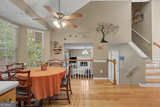 30 Orchard Hills Ct, Newnan, GA 30263