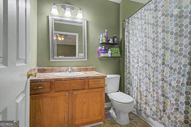 30 Orchard Hills Ct, Newnan, GA 30263