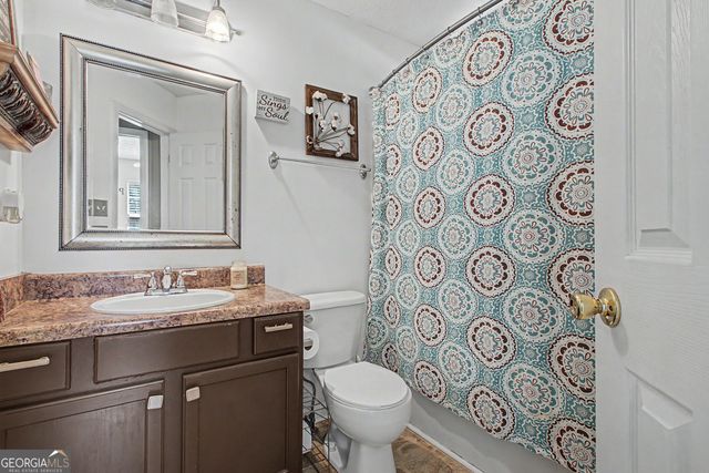 30 Orchard Hills Ct, Newnan, GA 30263