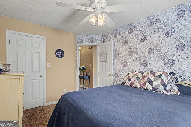 30 Orchard Hills Ct, Newnan, GA 30263