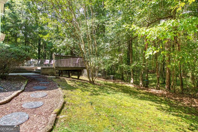 30 Orchard Hills Ct, Newnan, GA 30263