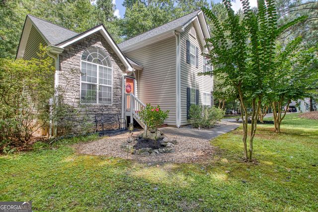 30 Orchard Hills Ct, Newnan, GA 30263