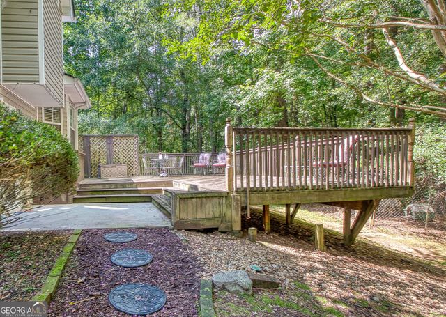 30 Orchard Hills Ct, Newnan, GA 30263
