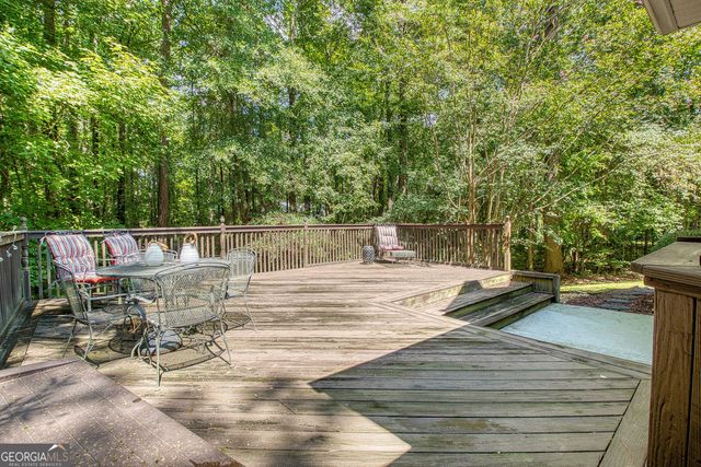 30 Orchard Hills Ct, Newnan, GA 30263