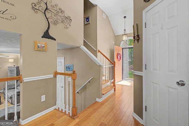 30 Orchard Hills Ct, Newnan, GA 30263