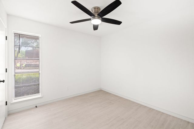 103 N Summit Street, Red Oak, TX 75154