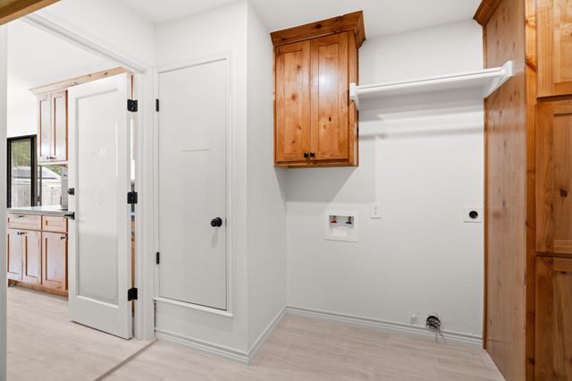 103 N Summit Street, Red Oak, TX 75154