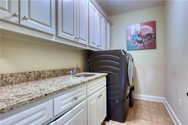 4219 Sierra Creek Drive, Hoschton, GA 30548