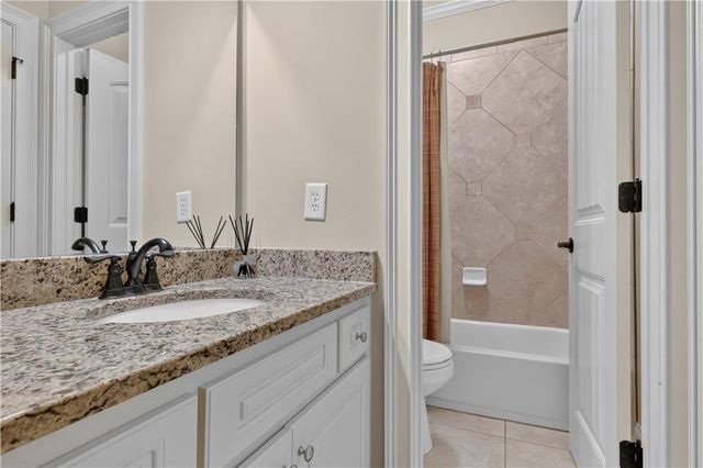 4219 Sierra Creek Drive, Hoschton, GA 30548