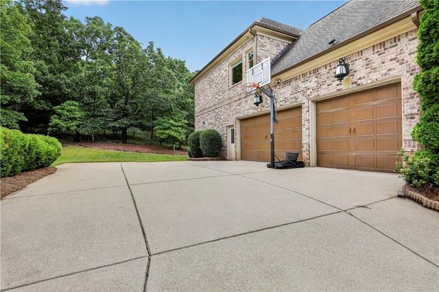 4219 Sierra Creek Drive, Hoschton, GA 30548