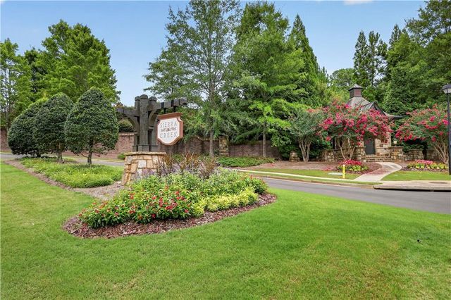 4219 Sierra Creek Drive, Hoschton, GA 30548