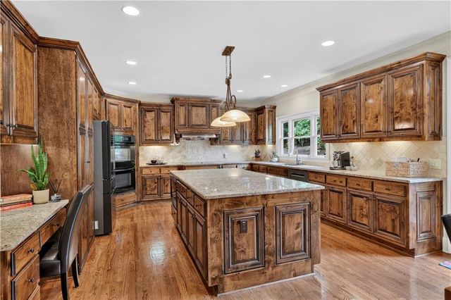 4219 Sierra Creek Drive, Hoschton, GA 30548