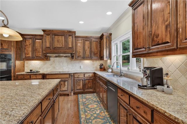 4219 Sierra Creek Drive, Hoschton, GA 30548