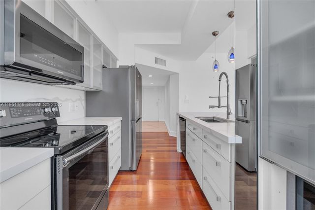 1155 Brickell Bay Dr PH102, Miami, FL 33131