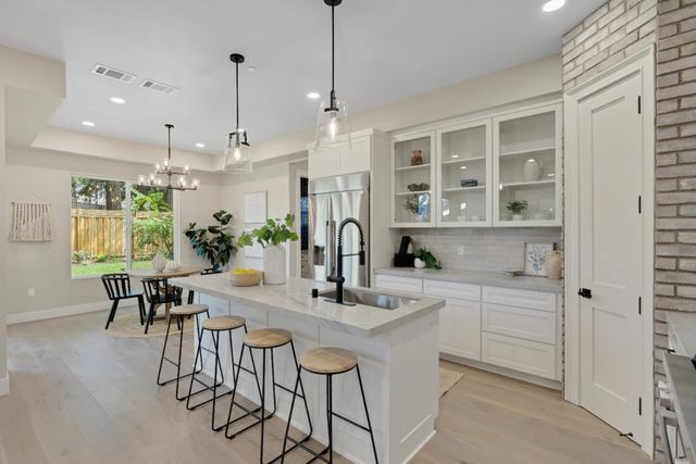 104 Southlite Cir, Sacramento, CA 95831