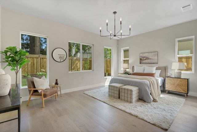 104 Southlite Cir, Sacramento, CA 95831