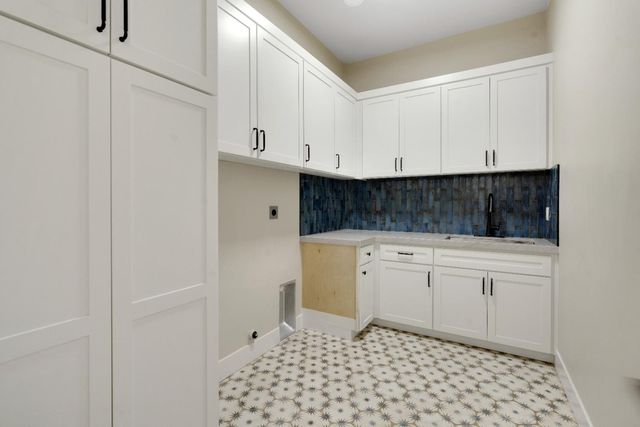 104 Southlite Cir, Sacramento, CA 95831
