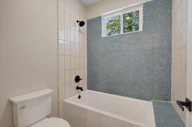 104 Southlite Cir, Sacramento, CA 95831