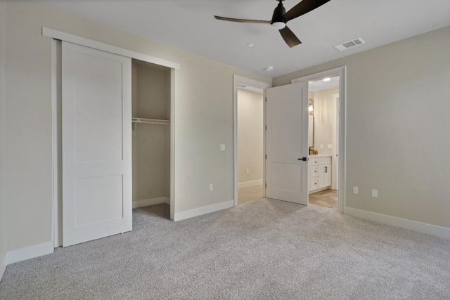 104 Southlite Cir, Sacramento, CA 95831
