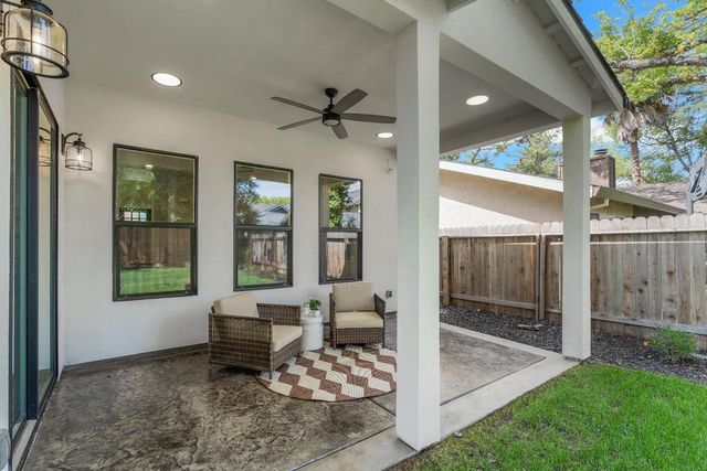 104 Southlite Cir, Sacramento, CA 95831