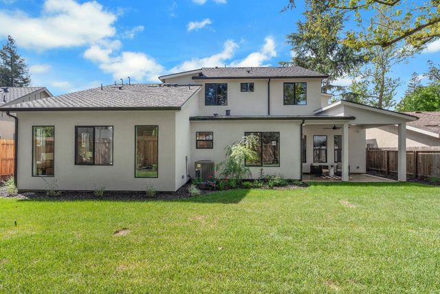 104 Southlite Cir, Sacramento, CA 95831