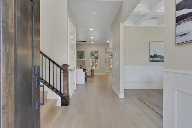 104 Southlite Cir, Sacramento, CA 95831