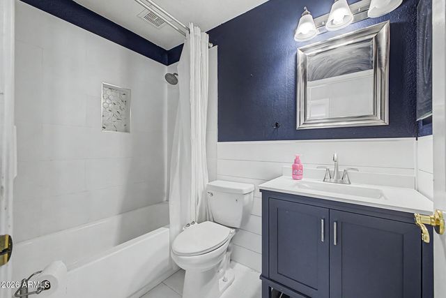 7815 W KERRY Lane, Glendale, AZ 85308