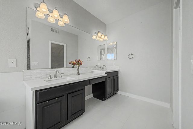 7815 W KERRY Lane, Glendale, AZ 85308