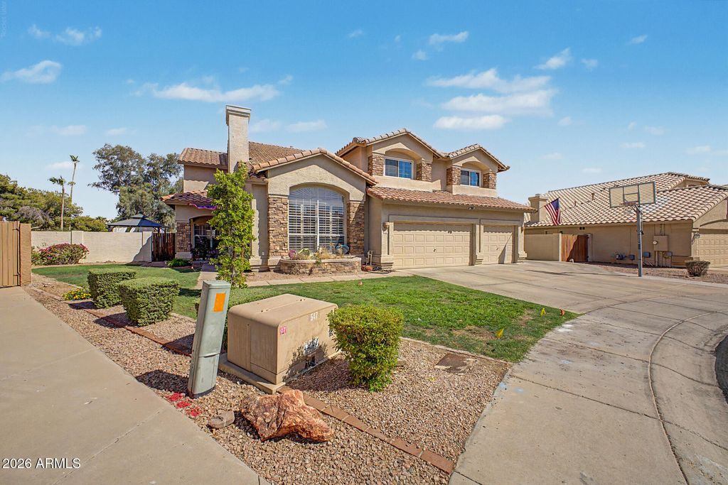 7815 W KERRY Lane, Glendale, AZ 85308 — photo 2