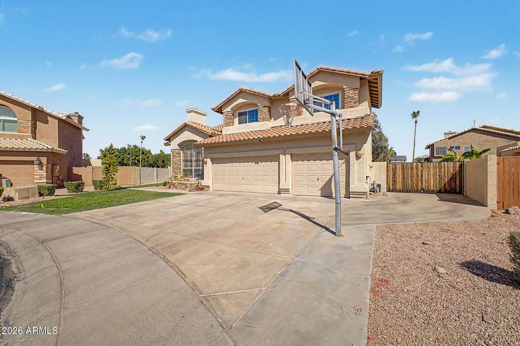 7815 W KERRY Lane, Glendale, AZ 85308 — photo 4