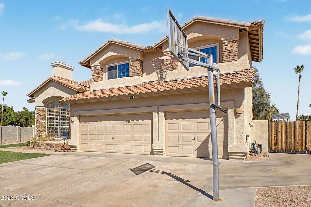 7815 W KERRY Lane, Glendale, AZ 85308 — photo 5