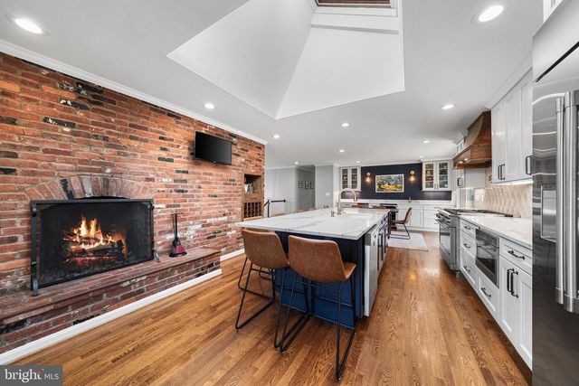 1107 POTOMAC LN, Alexandria, VA 22308